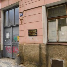 Pamětní deska Františka Víravského na domě Pavla Švandy ze Semčic 80/20 na Smíchově