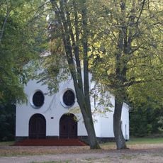 Kaplica Grobu Pana Jezusa. Stacje XIII i XIV Drogi Krzyżowej w Wielu