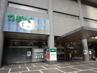 Entrance 2