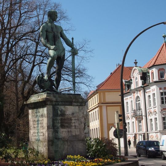 Kriegerdenkmal Schraderstraße