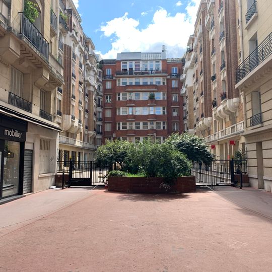 Square Henri-Delormel