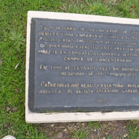 Homenaje a Jovenes caídos Ghetto Varsovia