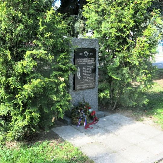 Pomník obětem okupace 1939-45 v Stankovského ulici v Čelákovicích
