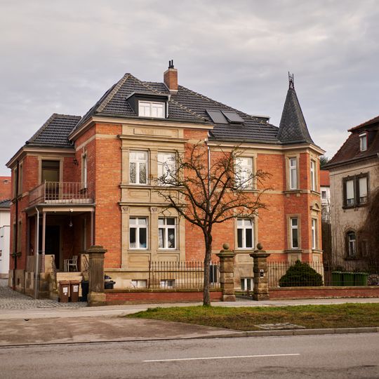 Eyber Straße 69, Villa