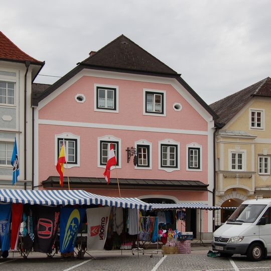 Stadtplatz 33