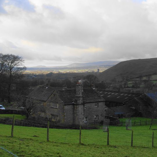Hook Cliffe Farmhouse and farm building adjoining to west