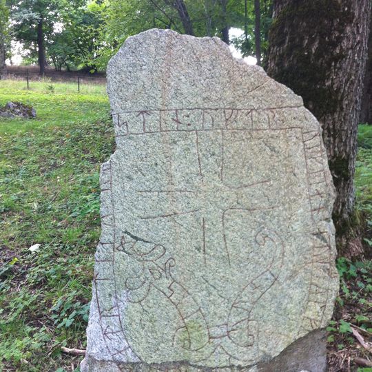 Uppland Runic Inscription 662