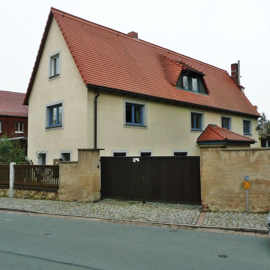 Scheune und rückwärtige Einfriedungsmauer Sachsenstraße 5; 7; 9