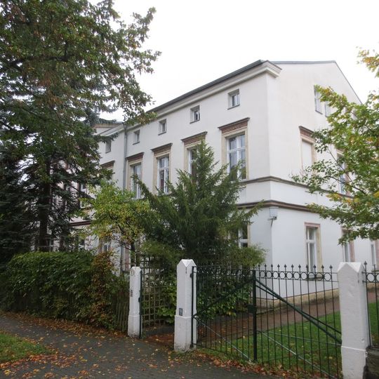 Doppelwohnhaus mit Vorgarten Hugo-Fuchs-Straße 1