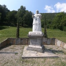 Statua