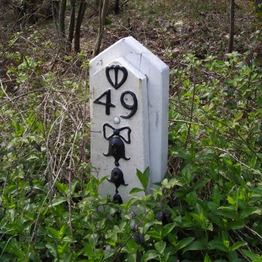 Milepost, Park Corner, Halland, South Street, by Thatched Garage