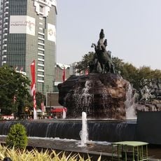 Arjuna Wijaya chariot statue