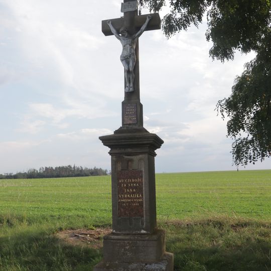 Kříž u cesty západně od Sudic