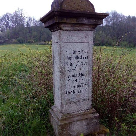 Pamětní kříž v Hradišti u Lovečkovic