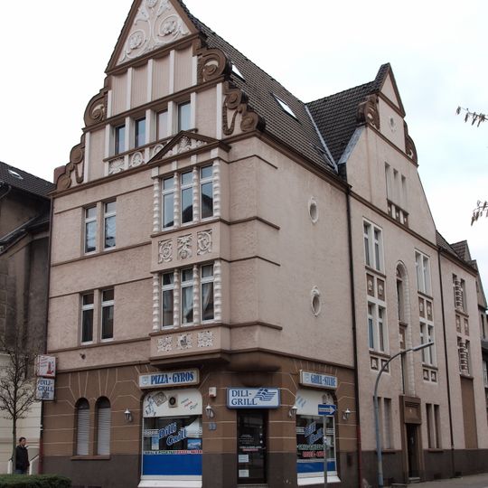 Wohn- und Geschäftshaus Bochumer Straße 71 / Kurfürstenstraße