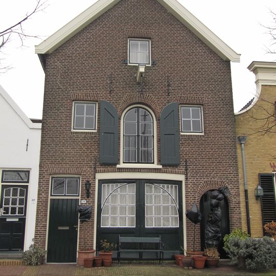 Vingerling 39, Middelharnis