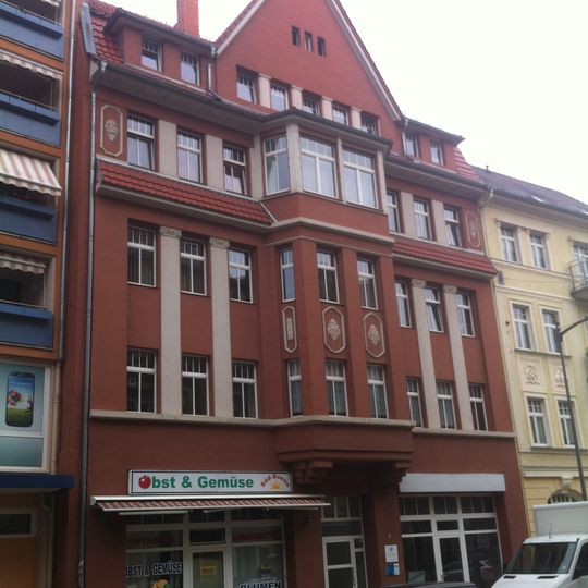 Wohn- und Geschäftshaus Karl-Marx-Straße 15
