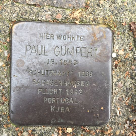 Stolperstein en memoria de Paul Gumpert