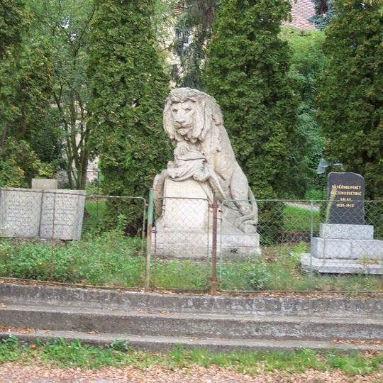 Pomník padlým ve světových válkách ve Statenicích