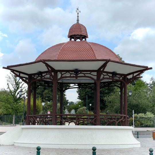 Kiosque, place Amédée-Soupault