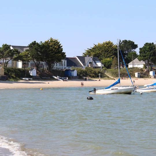 Petite Plage De Kervoyal