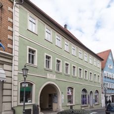 Wohn- und Geschäftshaus