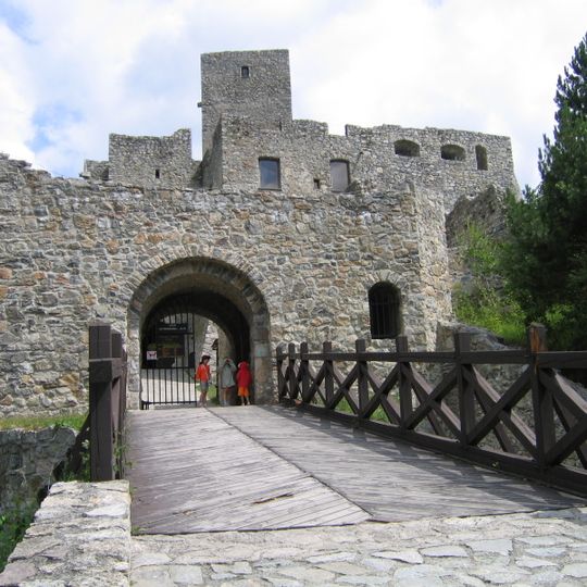 Hrad Strečno, Strečniansky hrad, veža bránová II.