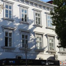 Wohn- und Geschäftshaus