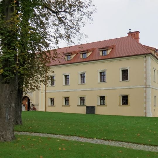 Tarnowice Stare Castle