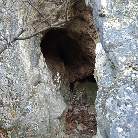 Kétbejáratú Cave