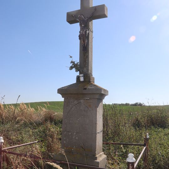 Kříž u JZD v Heralticích