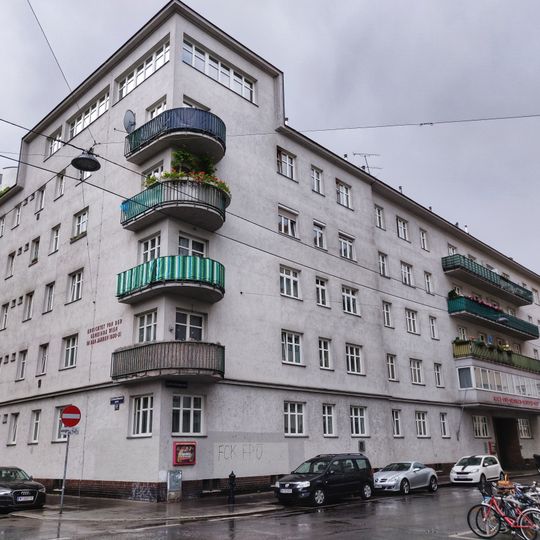 Alice-und-Heinrich-Scheuer-Hof