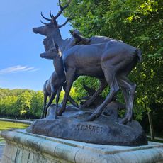 Cerf, biche et faon au repos
