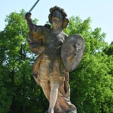 Socha velkého Křesťanského bojovníka v zahradě špitálu v Kuksu