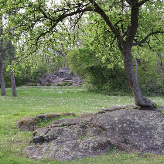 Gneisfelsen NNW von Stockstadt