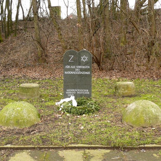 Mahnmal am Bahnhof Fischerhof