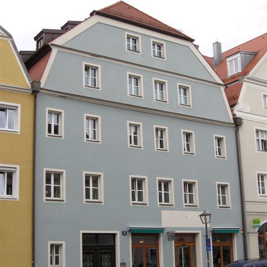 Wohn- und Geschäftshaus