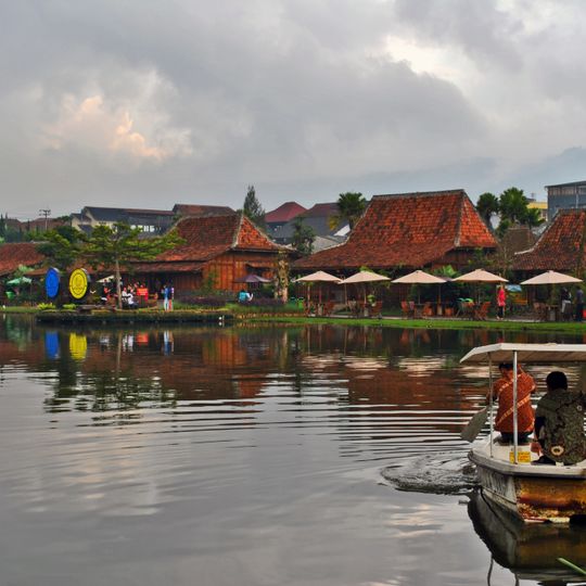 Lembang Floating Market