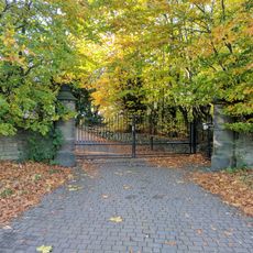 Boundary Wall And Gate Piers At Queen Elizabeth's Girls School