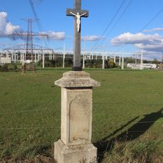 Kříž u silnice 152 u Slavětic