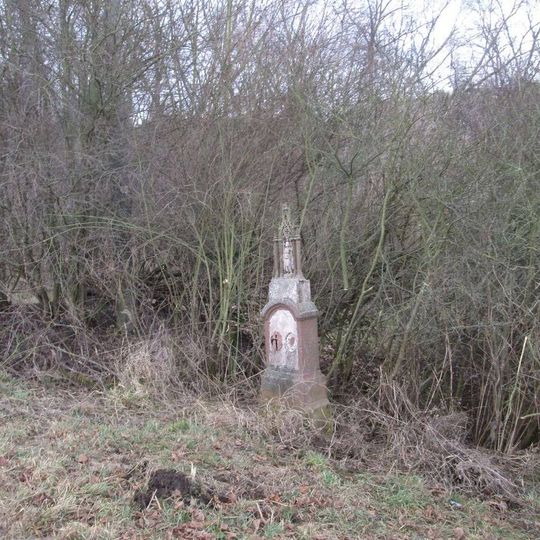 Kříž v zatáčce v Dolním Metelsku