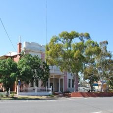 Soldiers and Citizens Memorial Hall and Municipal Chambers