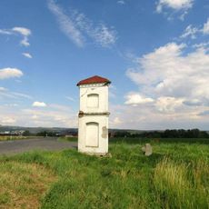 Boží muka u Hnojic na rozcestí