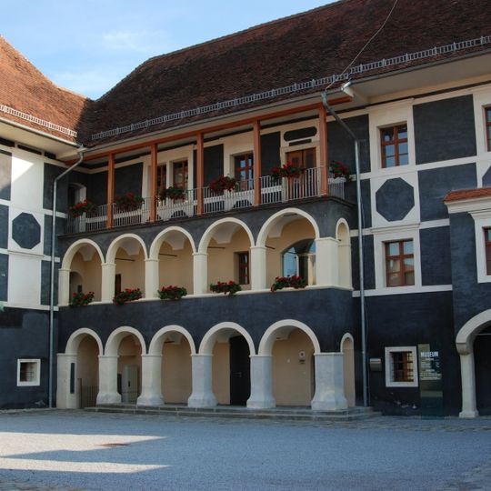 Pfeilburg, Fürstenfeld