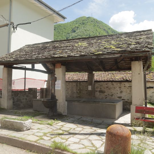 Lavatoio di Isola di Vocca