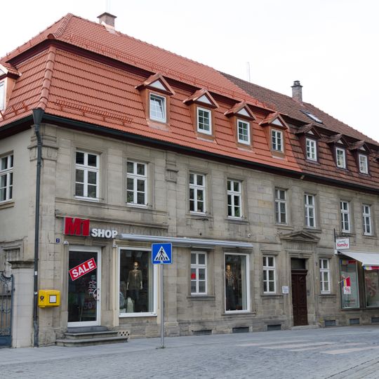 Wohn- und Geschäftshaus