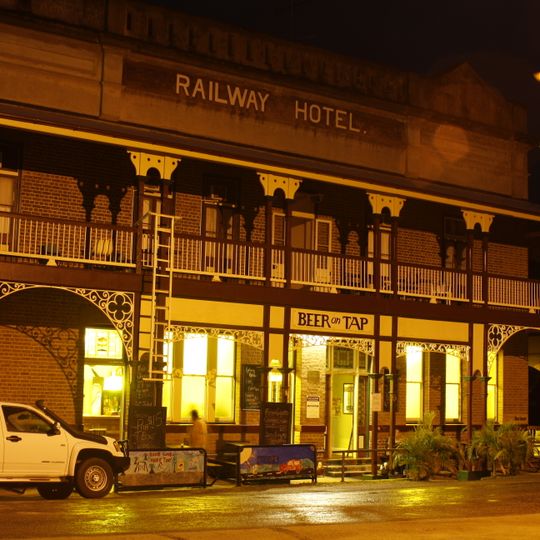 Railway Hotel, Ravenswood