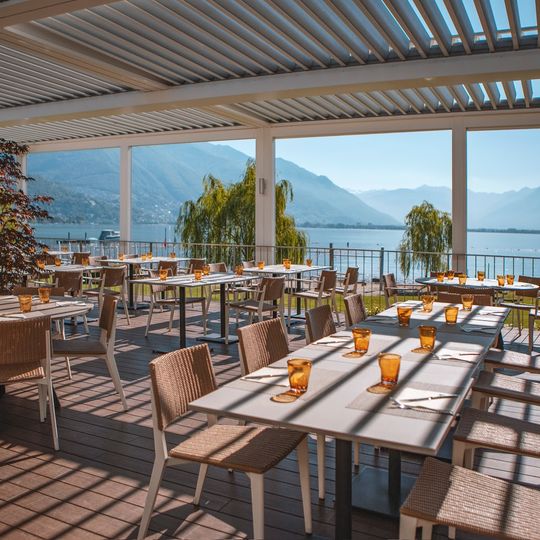 BLU Restaurant & Lounge