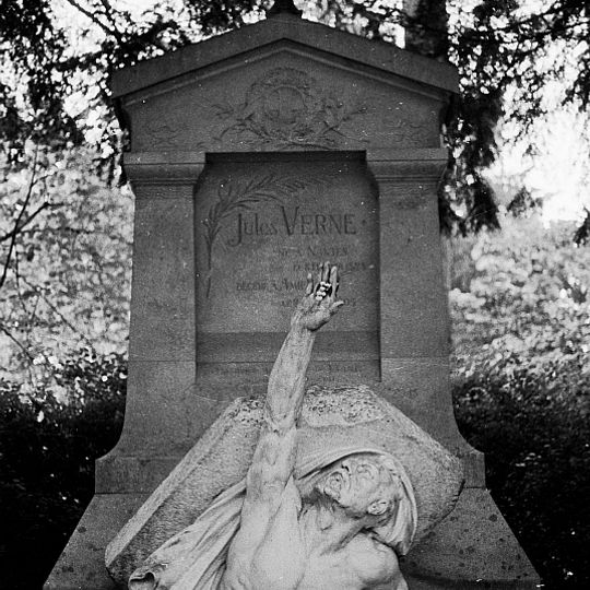 Tombe de Jules Verne