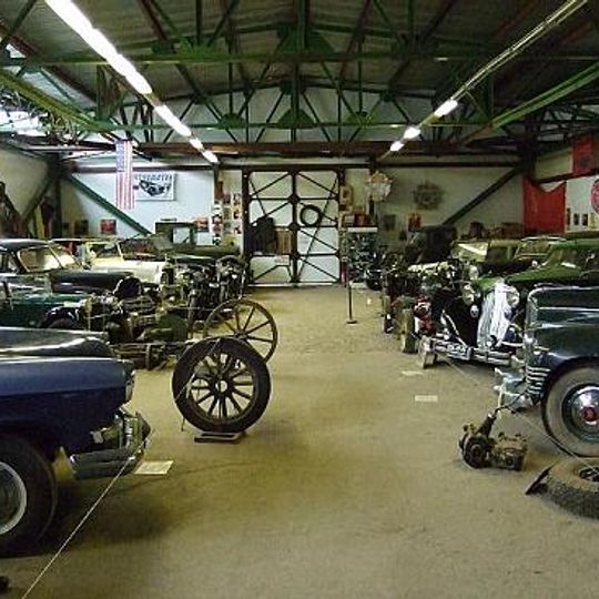 Ломаковский музей старинных автомобилей и мотоциклов